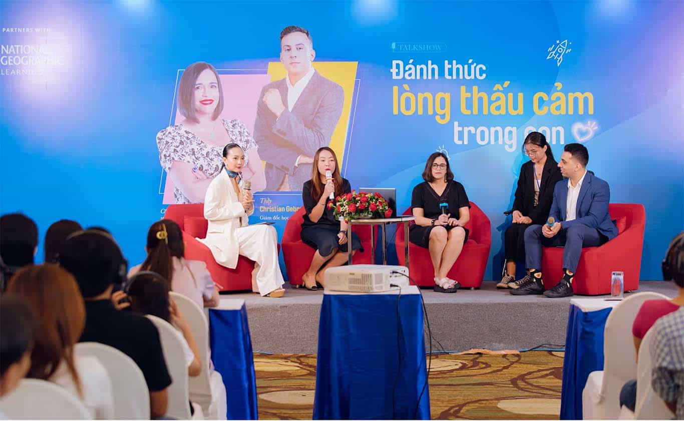 Buổi tọa đàm quy tụ các chuyên gia hàng đầu về tư duy cảm xúc và giáo dục