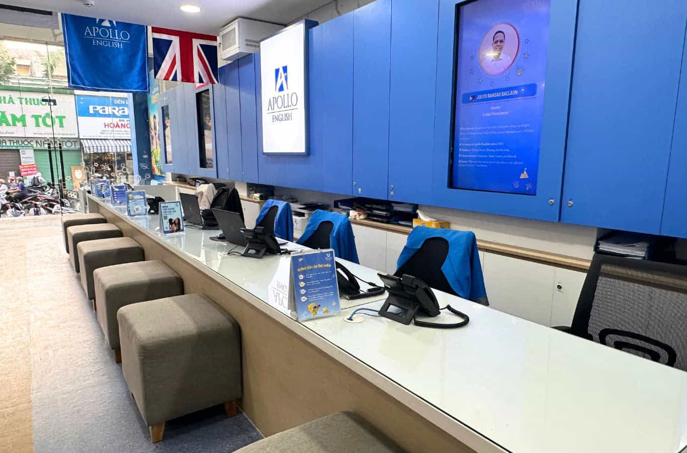 Sảnh trung tâm tiếng Anh Apollo English Tô Hiến Thành