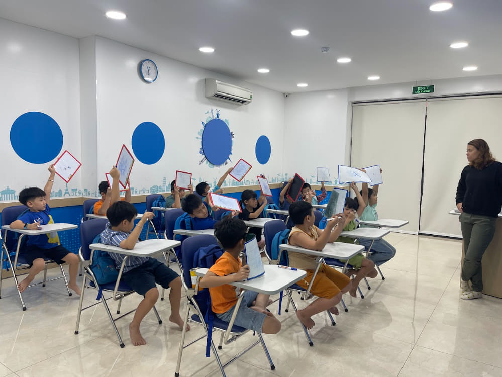 Bé thích học thông qua các hoạt động vui chơi