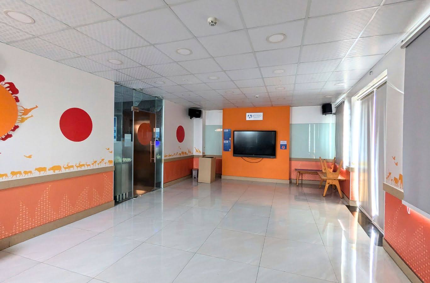 Phòng học rộng lớn, có thể chứa đến 18 học viên