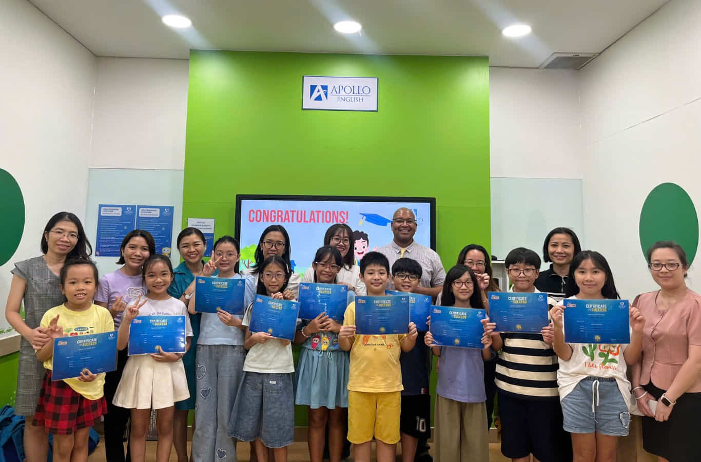 Lớp học tại Apollo English Đặng Văn Bi