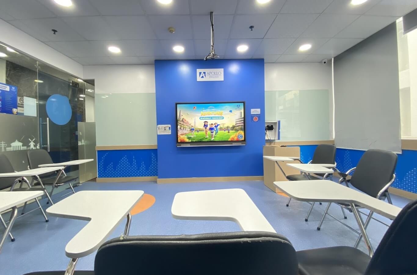 Phòng học đầy đủ cơ sở vật chất
